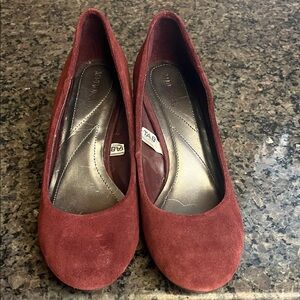 Merona burgundy  Maroon Wedge Shoes 8 EUC